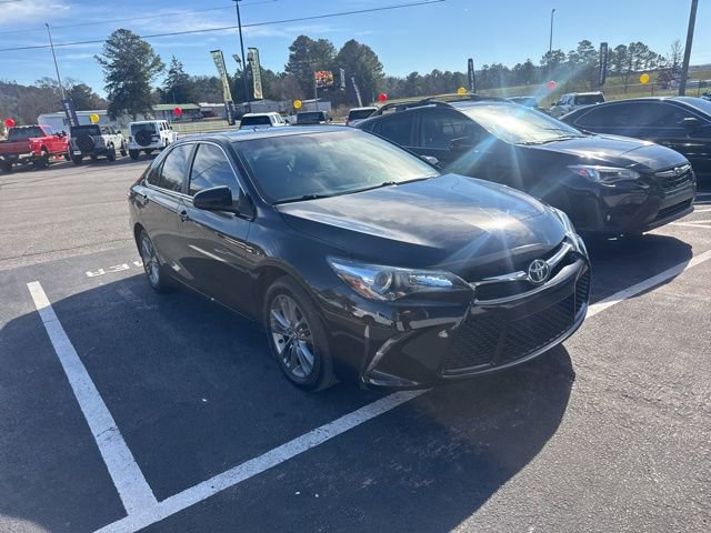 Used 2017 Toyota Camry SE image 5