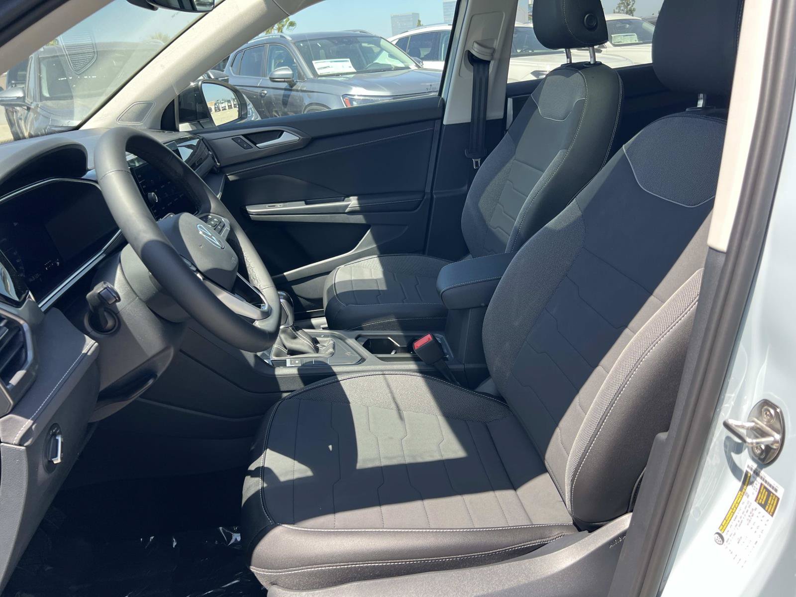 New 2026 Volkswagen Taos SE FWD image 19