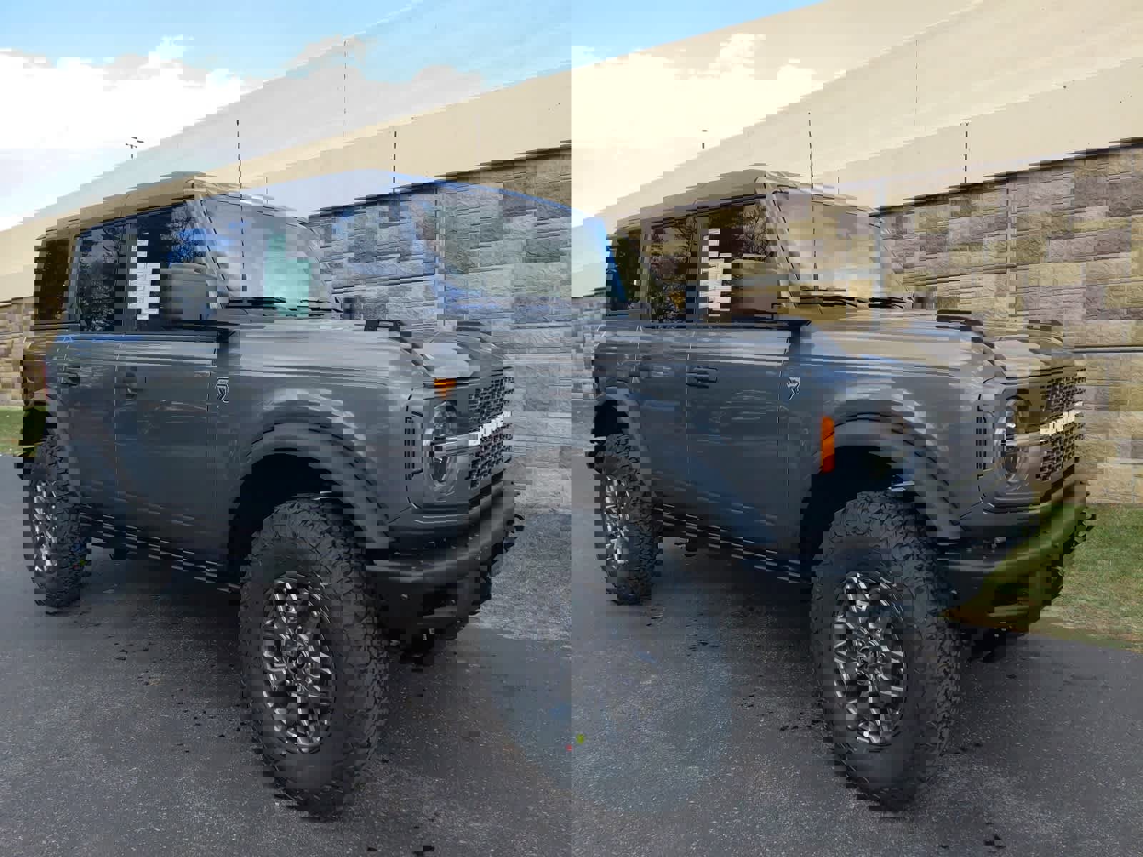 New 2025 Ford Bronco Badlands image 4