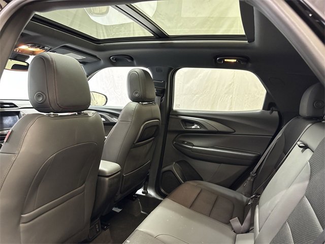 Used 2022 Chevrolet TrailBlazer RS w/ Sun and Liftgate Package image 14