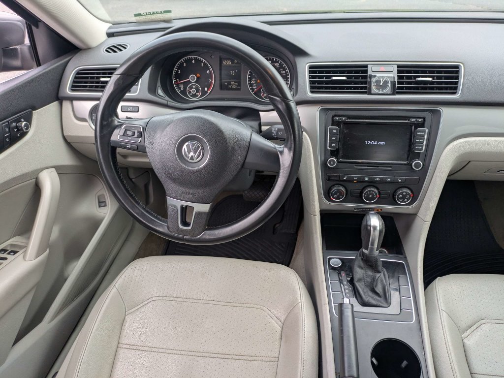 Used 2015 Volkswagen Passat 1.8T Limited Edition FWD image 15