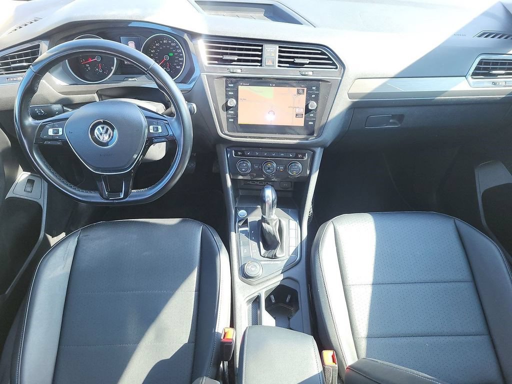 Used 2018 Volkswagen Tiguan SEL AWD/4WD image 27