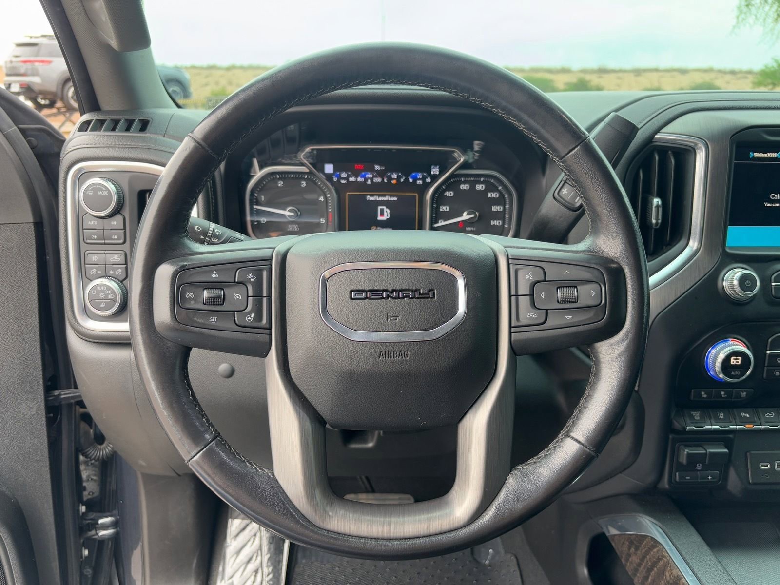 Used 2021 GMC Sierra 2500 Denali w/ Denali Ultimate Package AWD/4WD image 18