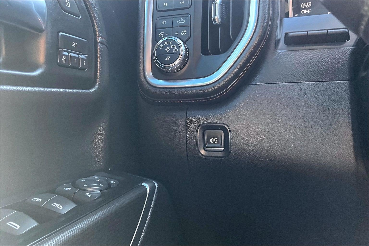 Used 2019 GMC Sierra 1500 AT4 w/ AT4 Premium Package AWD/4WD image 38