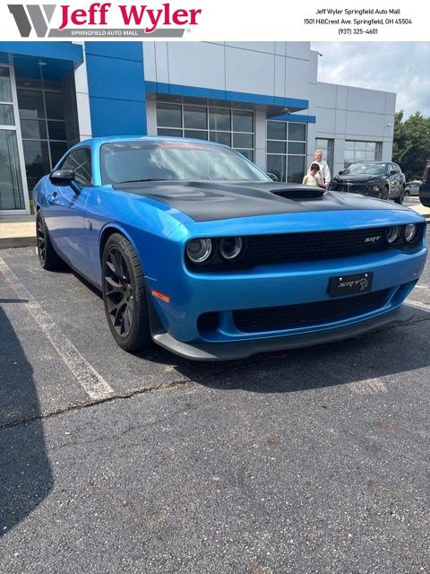Used 2016 Dodge Challenger SRT Hellcat RWD image 1