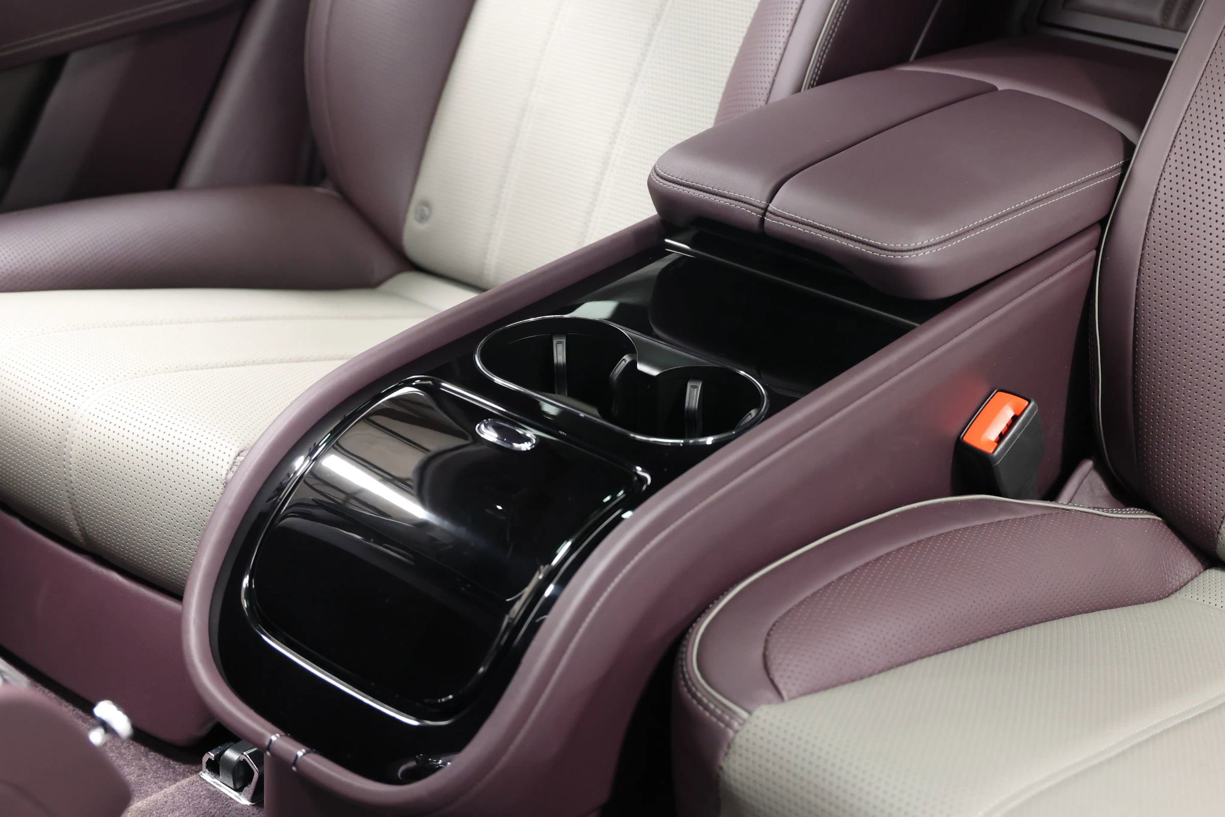 Used 2023 Bentley Bentayga Extended Wheelbase image 62