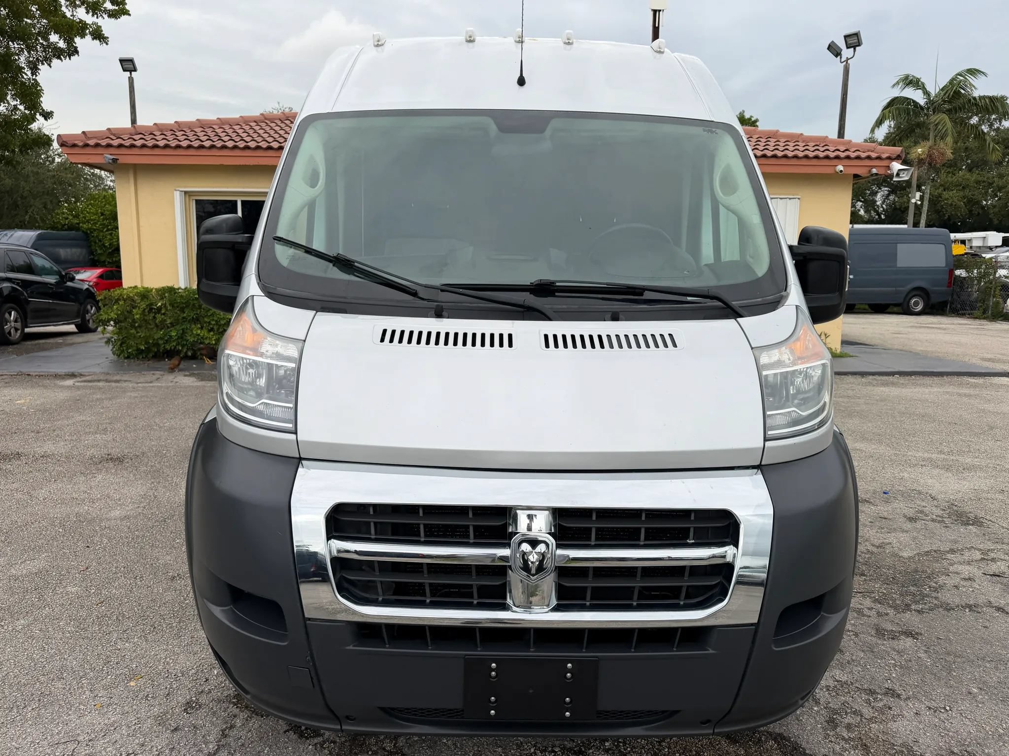 Used 2017 RAM ProMaster 2500 w/ Premium Appearance Group FWD image 12