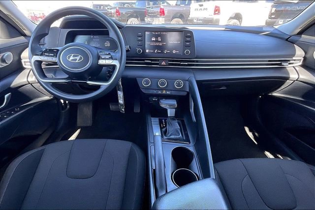 Used 2024 Hyundai Elantra SE image 15