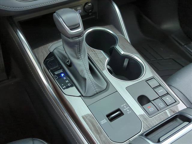 Certified 2024 Toyota Highlander Platinum FWD image 12