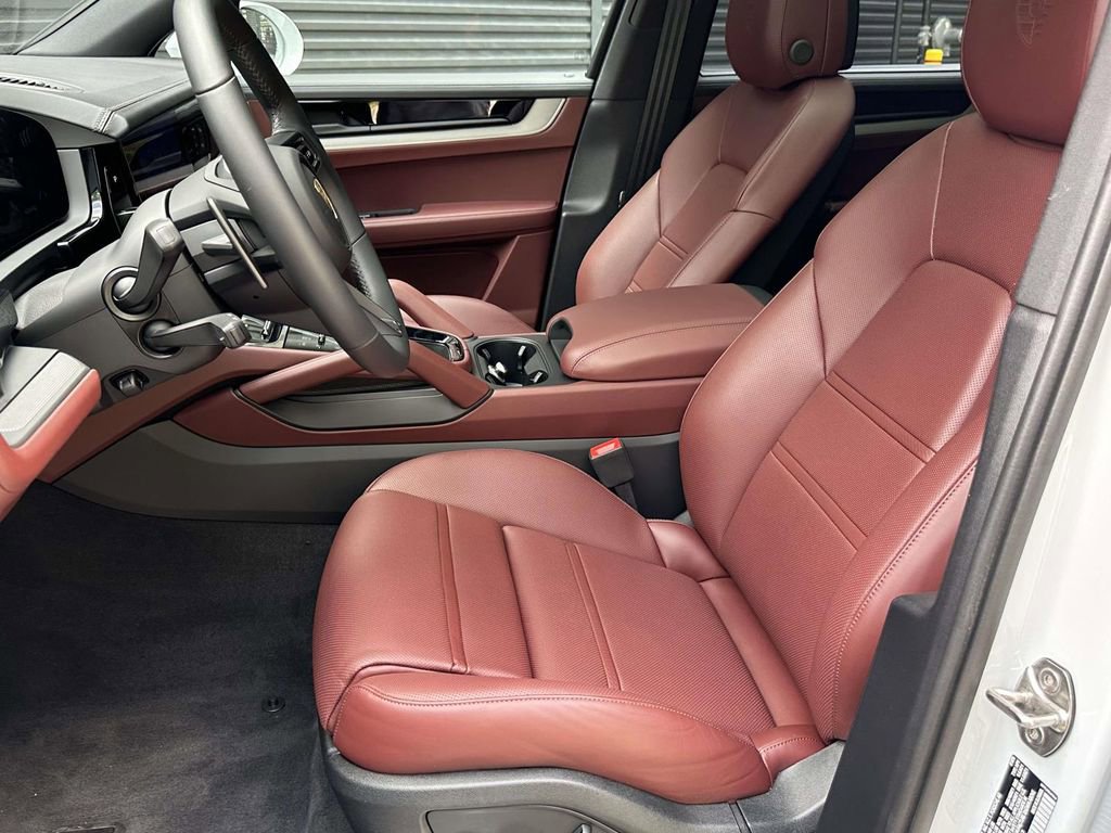 New 2025 Porsche Cayenne S AWD/4WD image 5