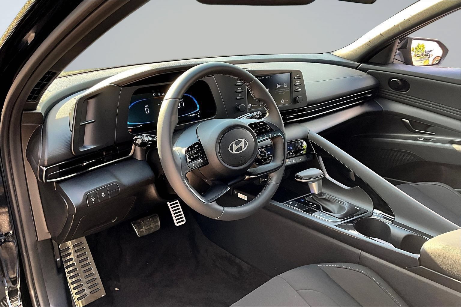Used 2026 Hyundai Elantra SEL Sport Premium w/ Cargo Package FWD image 17