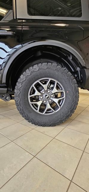 Used 2023 Ford Bronco Badlands image 10