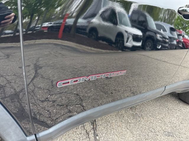 Used 2018 Jeep Compass Trailhawk w/ Leather Interior Group AWD/4WD image 13