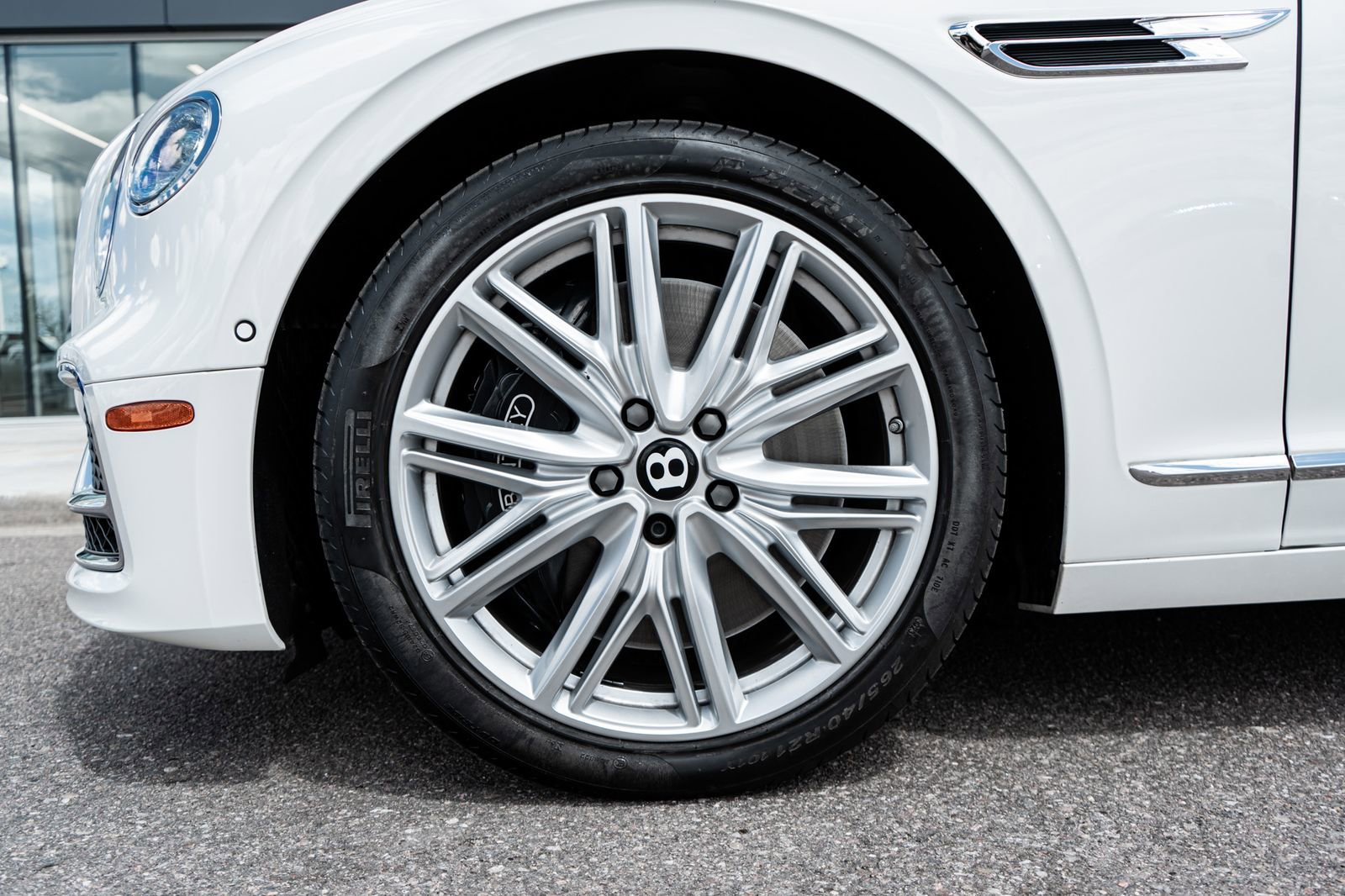 Used 2023 Bentley Flying Spur V8 AWD/4WD image 6