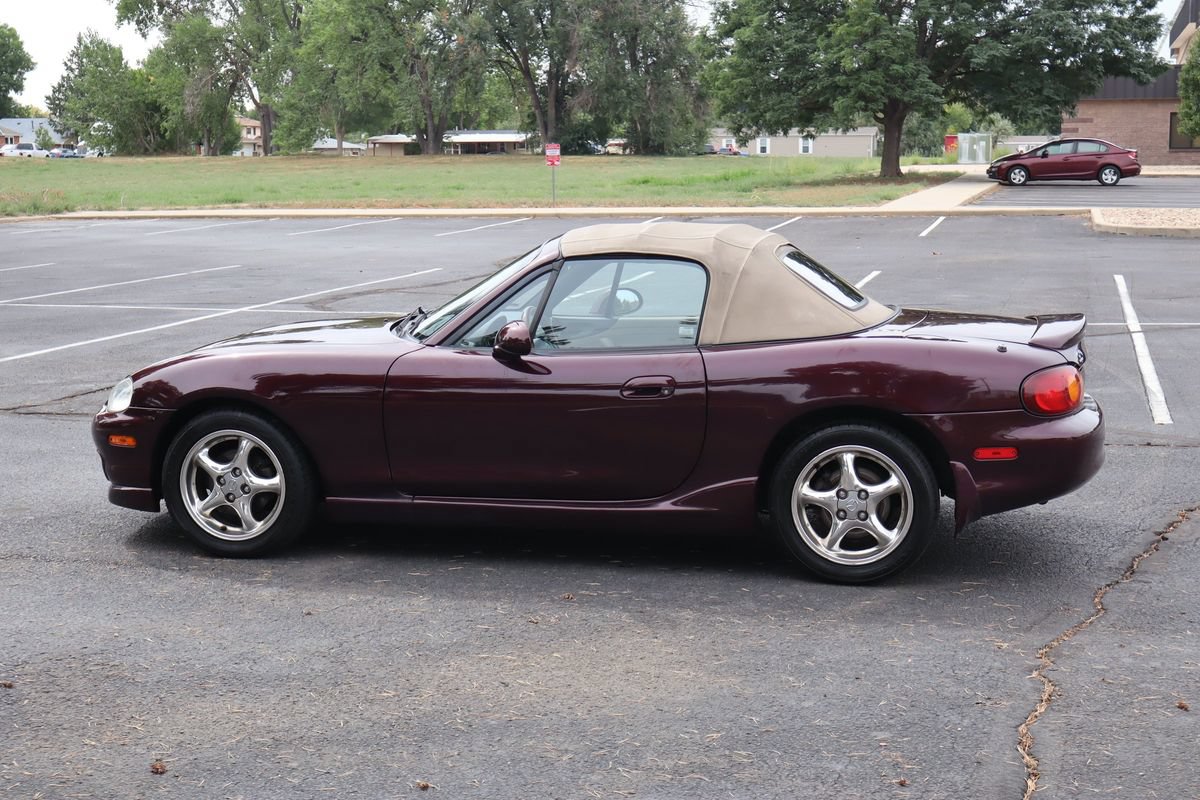 Used 2000 MAZDA MX-5 Miata RWD image 21