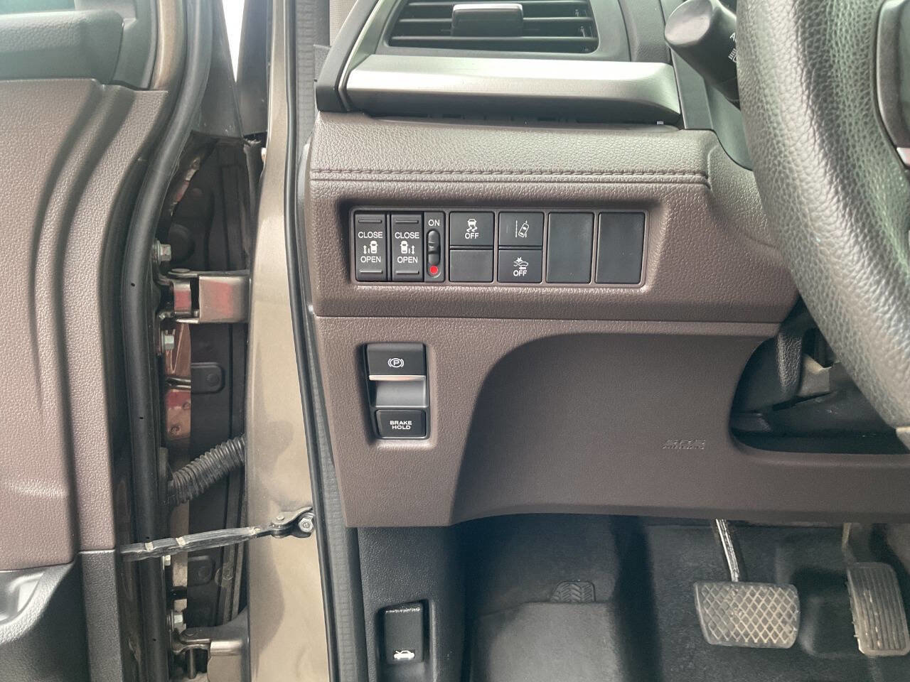 Used 2018 Honda Odyssey EX image 16