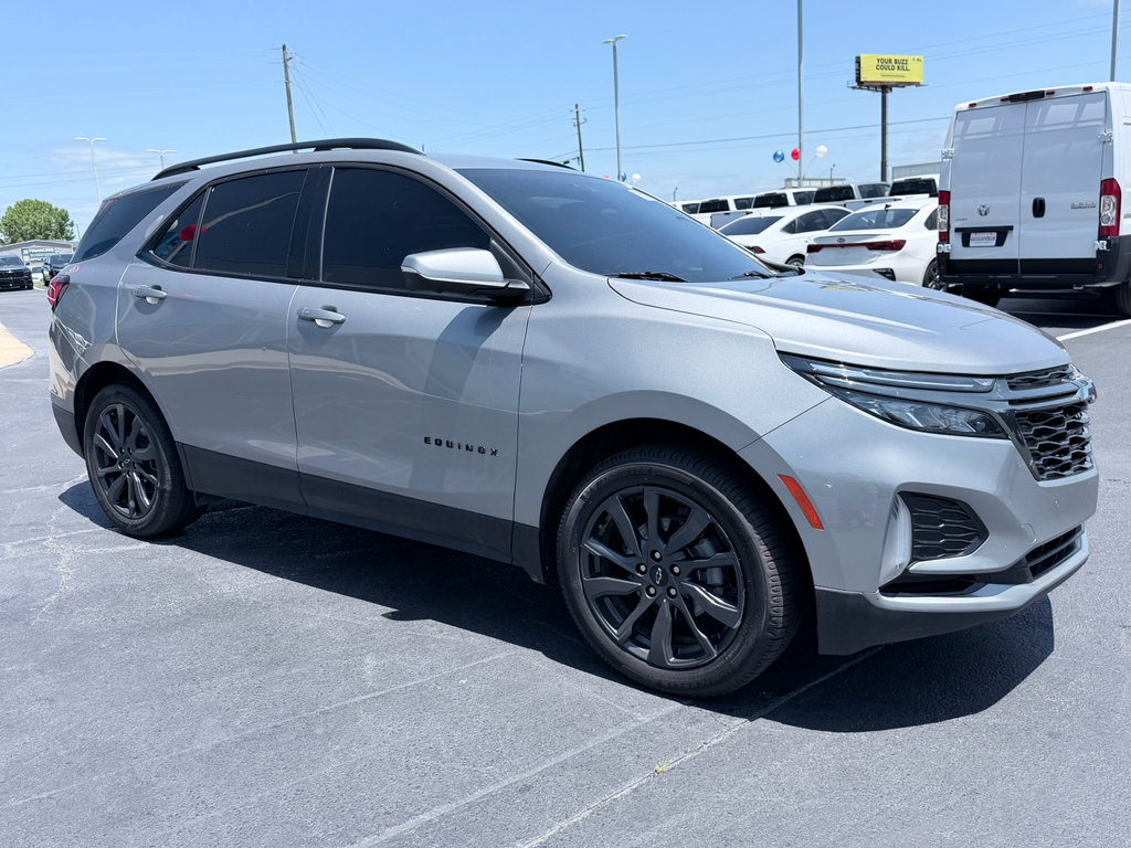 Used 2023 Chevrolet Equinox RS FWD image 2