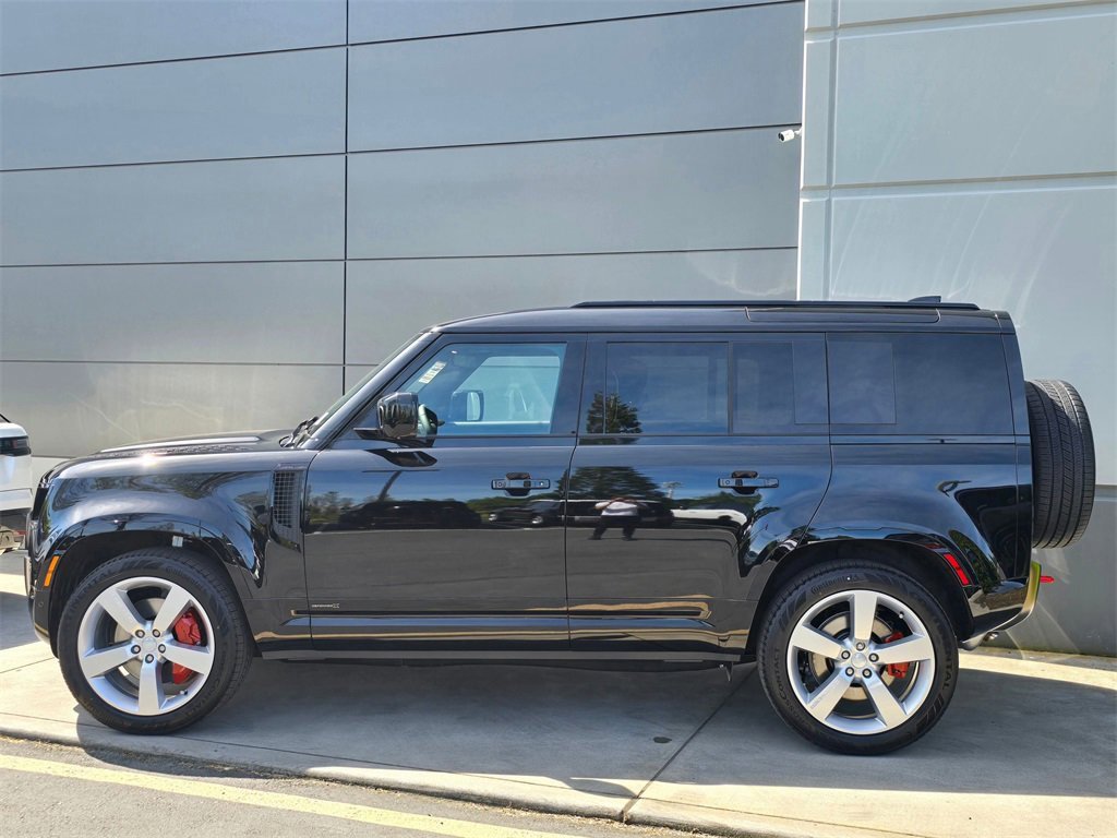 New 2025 Land Rover Defender 110 X image 4