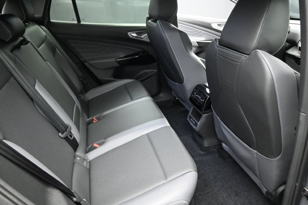 Used 2023 Volkswagen ID.4 Pro S RWD image 28