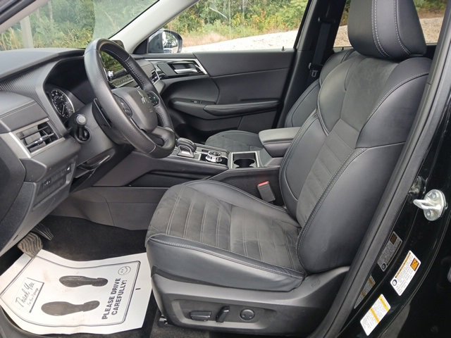 Used 2024 Mitsubishi Outlander SE image 16