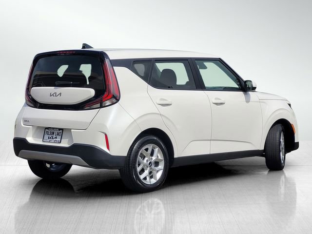 Used 2025 Kia Soul LX w/ LX Technology Package image 4