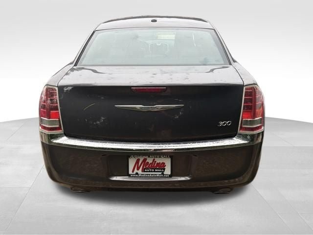Used 2013 Chrysler 300 w/ Driver Convenience Group RWD image 6