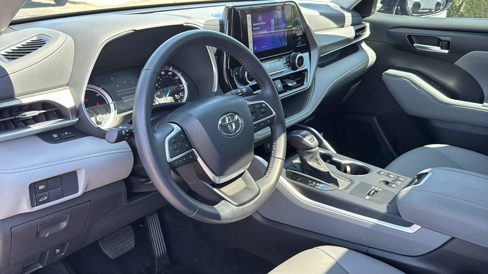 Used 2026 Toyota Highlander XLE AWD/4WD image 25