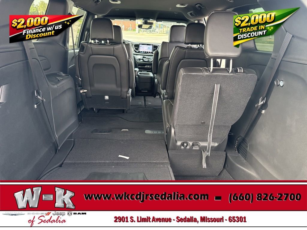 New 2026 Chrysler Pacifica Select image 31