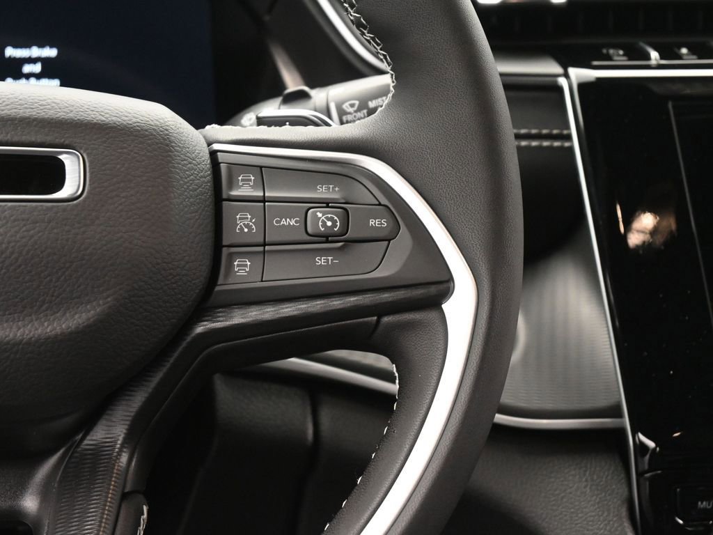 New 2025 Jeep Grand Cherokee L Laredo w/ Luxury Tech Group I image 31