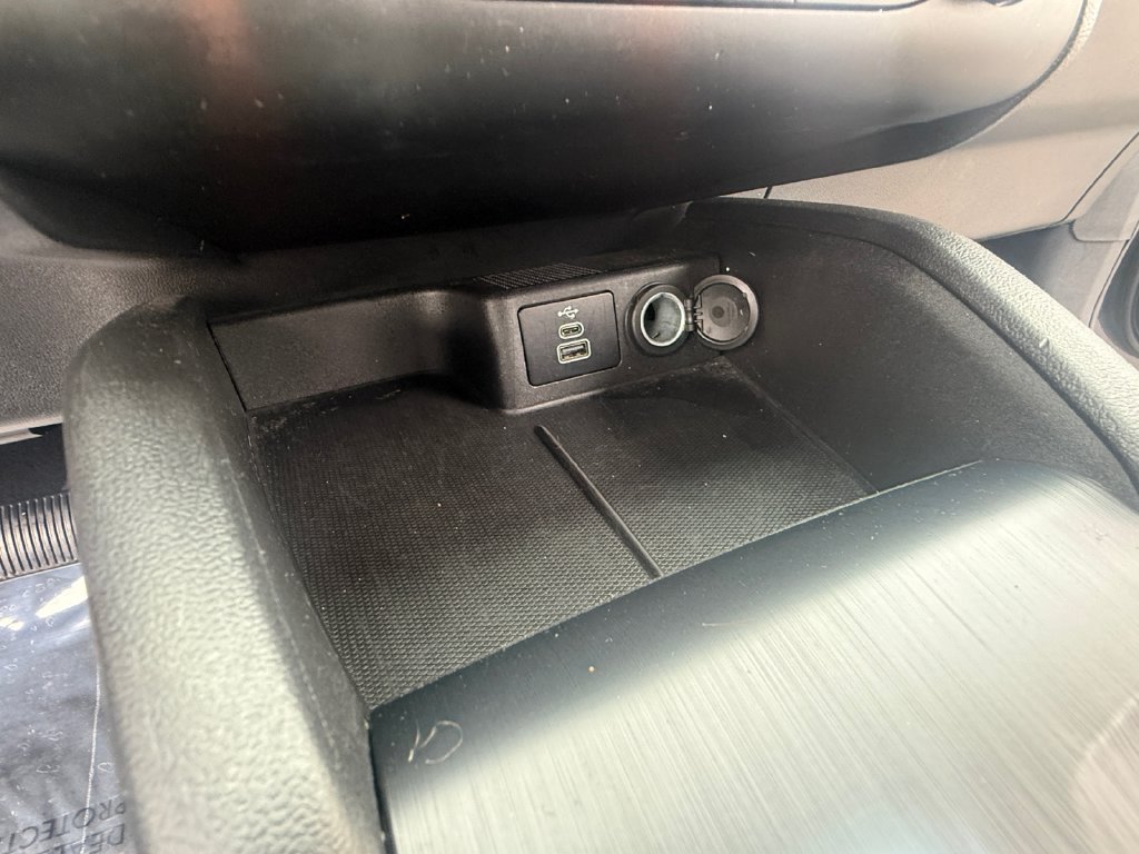 Used 2025 Ford Escape Active AWD/4WD image 17