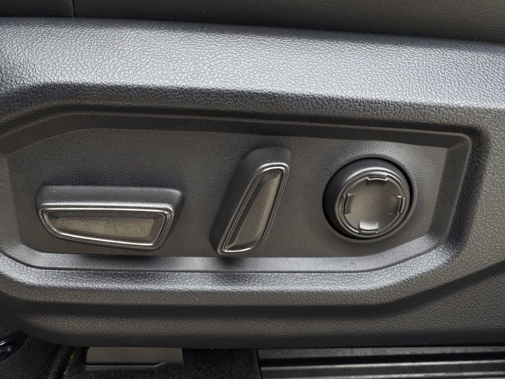 Used 2025 Toyota Tundra Platinum image 28