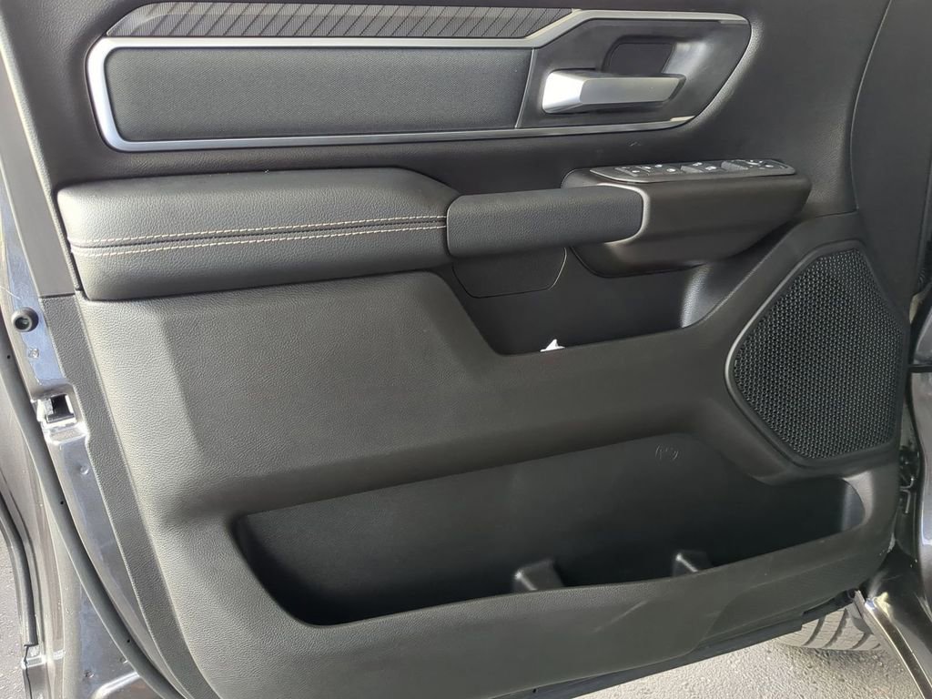 New 2026 RAM 1500 4x4 Crew Cab image 18
