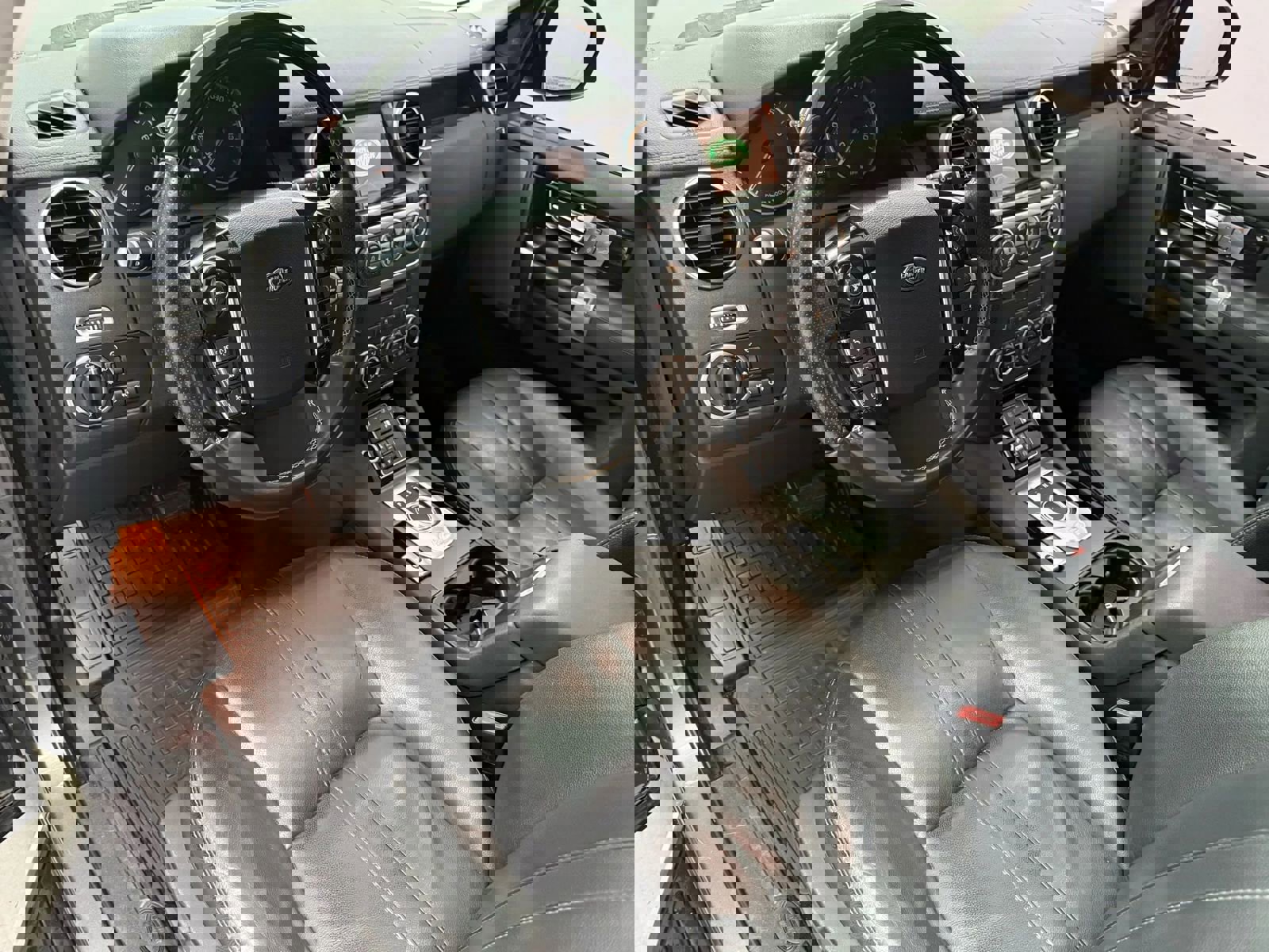 Used 2016 Land Rover LR4 HSE image 11