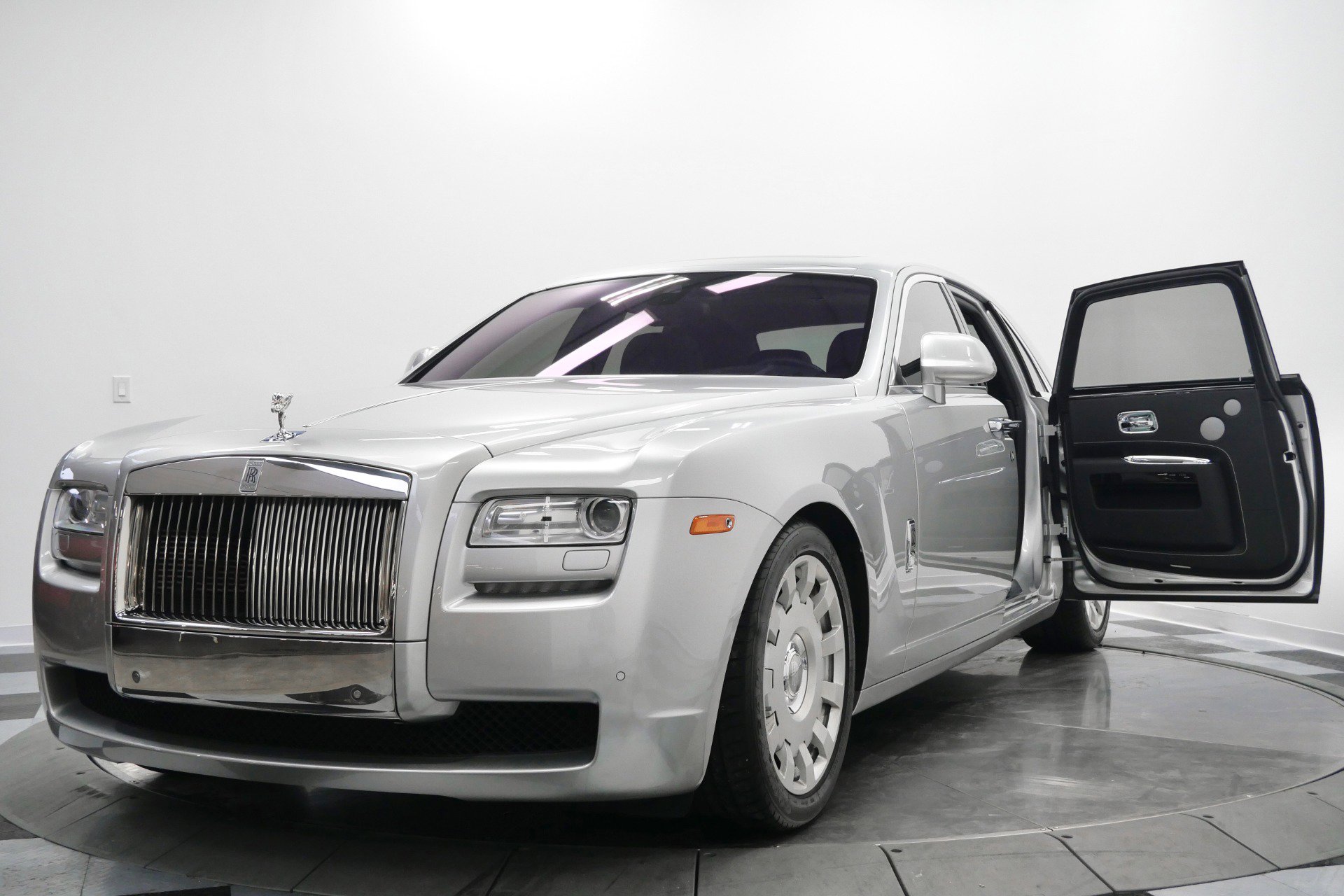 Used 2013 Rolls-Royce Ghost RWD image 5