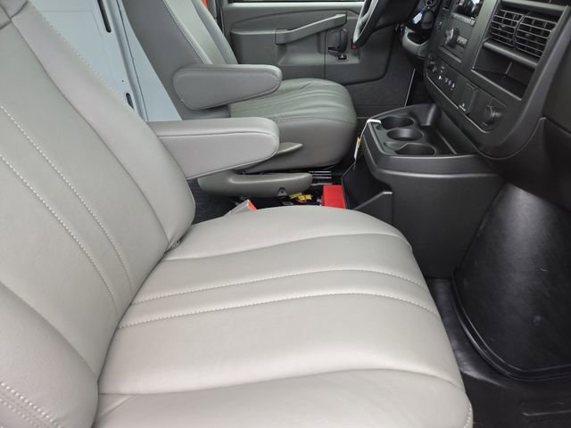 New 2025 Chevrolet Express 3500 w/ Driver Convenience Package RWD image 23