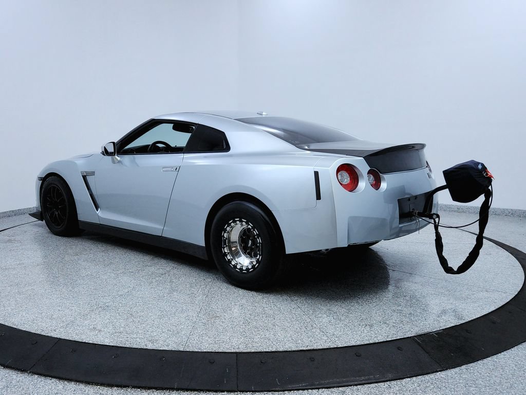 Used 2010 Nissan GT-R Premium AWD/4WD image 3