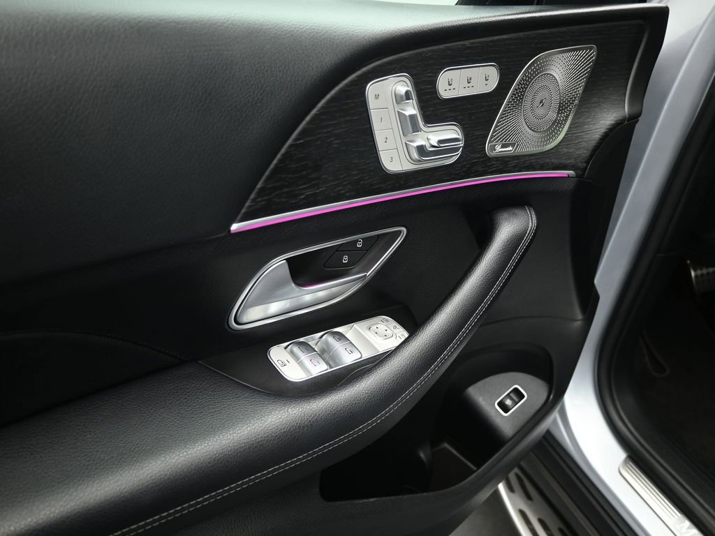 Used 2022 Mercedes-Benz GLS 450 4MATIC image 9