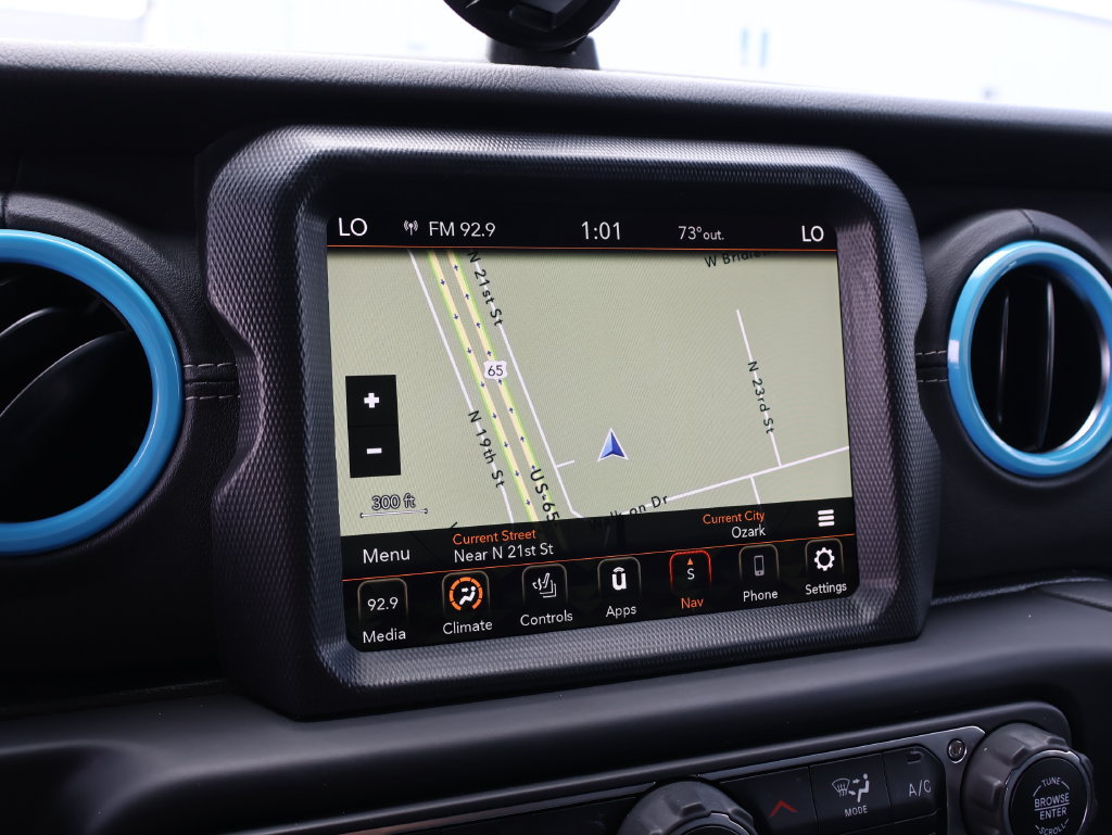 Used 2021 Jeep Wrangler Unlimited Sahara w/ Cold Weather Group AWD/4WD image 33