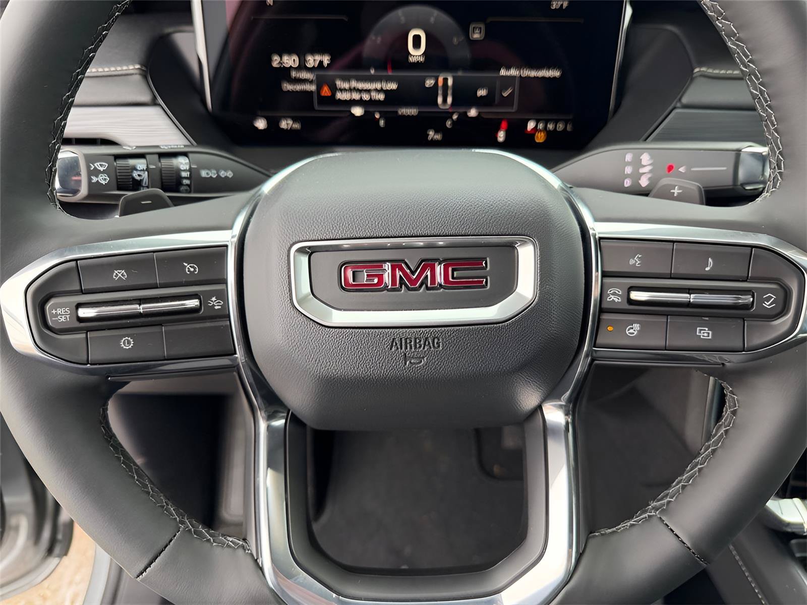 New 2025 GMC Acadia Elevation FWD image 17