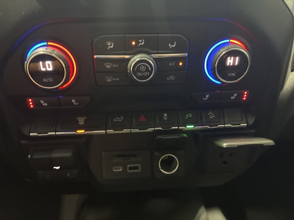Used 2023 Chevrolet Silverado 2500 LTZ AWD/4WD image 31