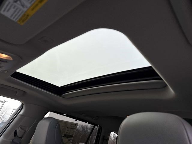 Used 2026 Toyota Highlander XLE image 16