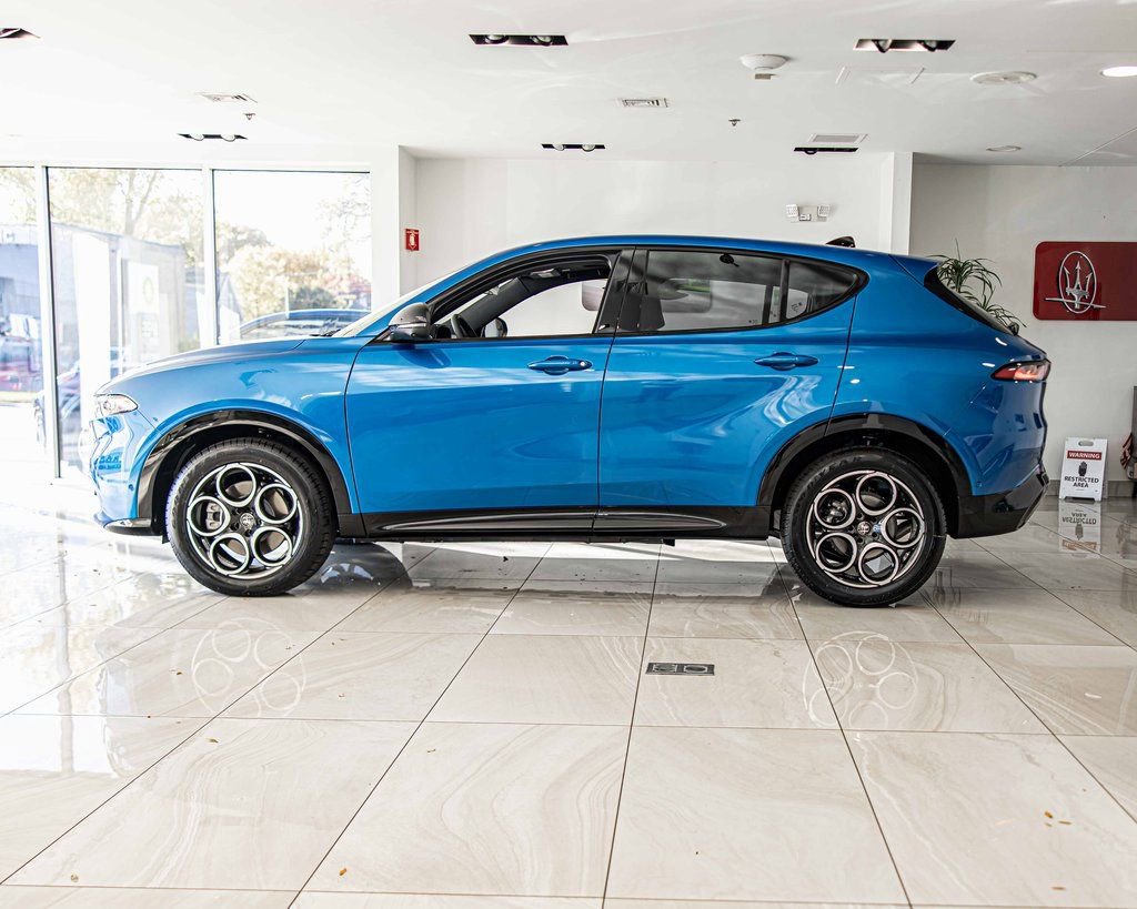 New 2025 Alfa Romeo Tonale w/ Premium Package AWD/4WD image 6