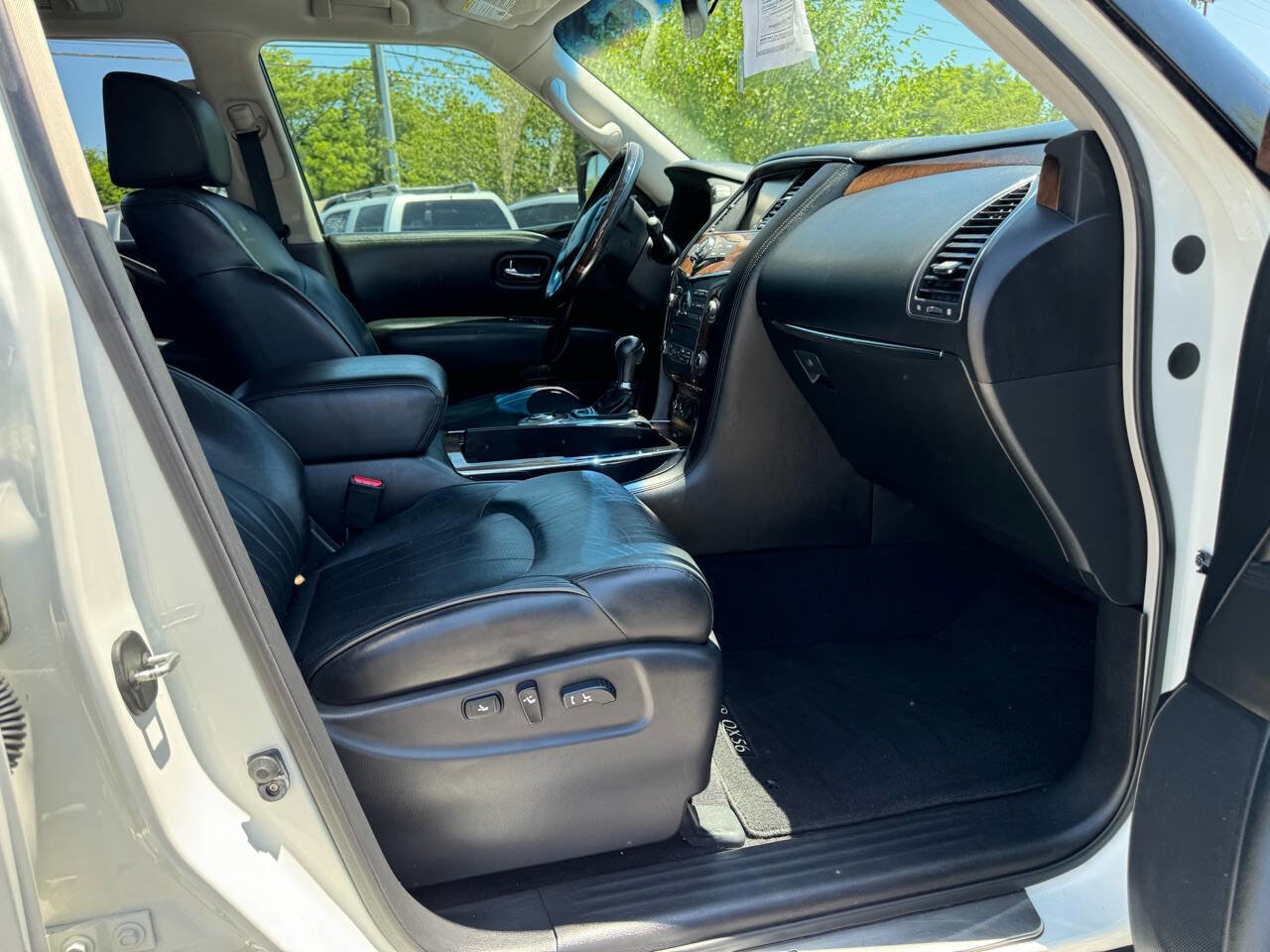 Used 2013 INFINITI QX56 2WD w/ Deluxe Touring Pkg image 26