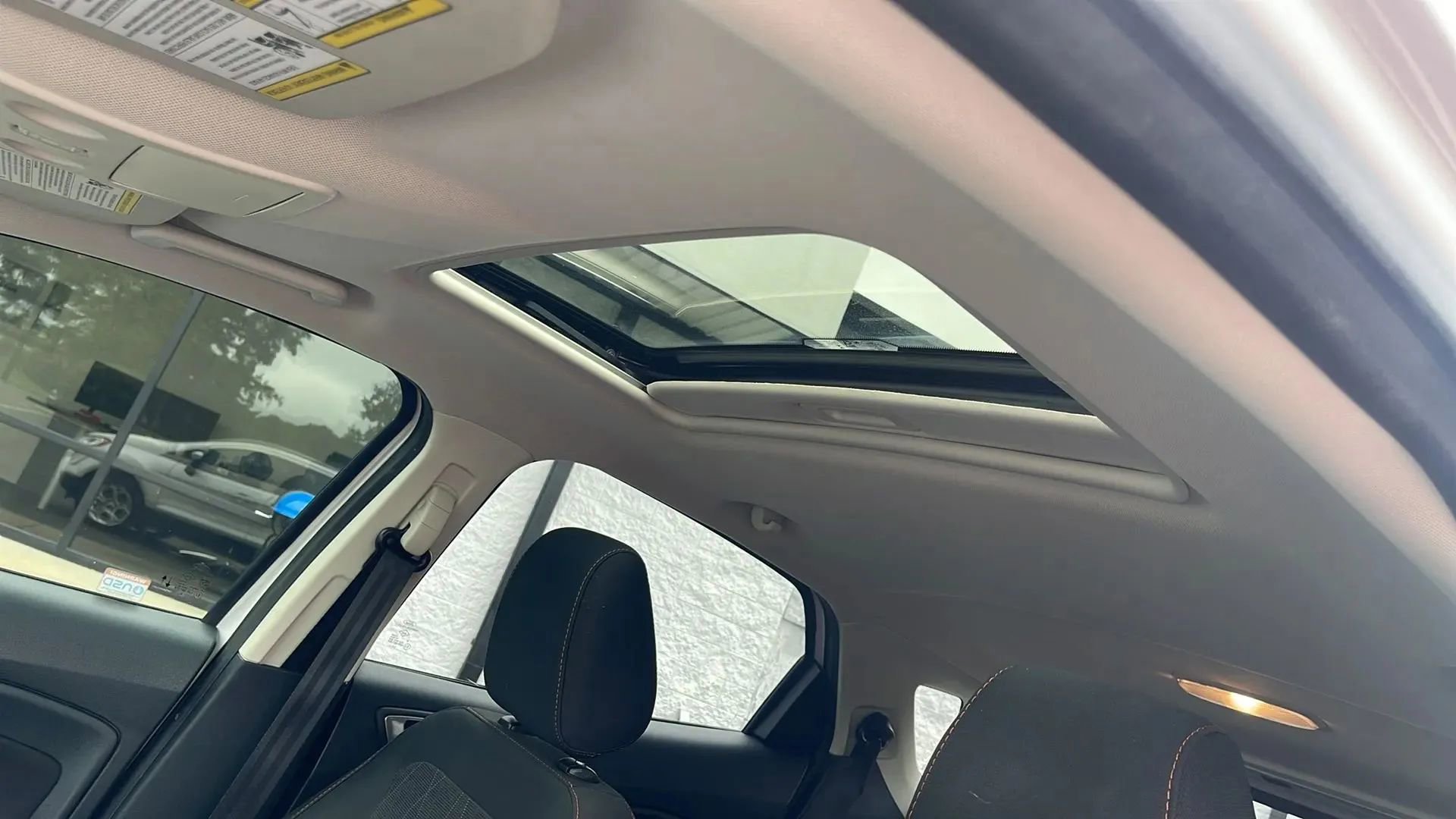 Used 2021 Ford EcoSport SE w/ SE Convenience Package image 18