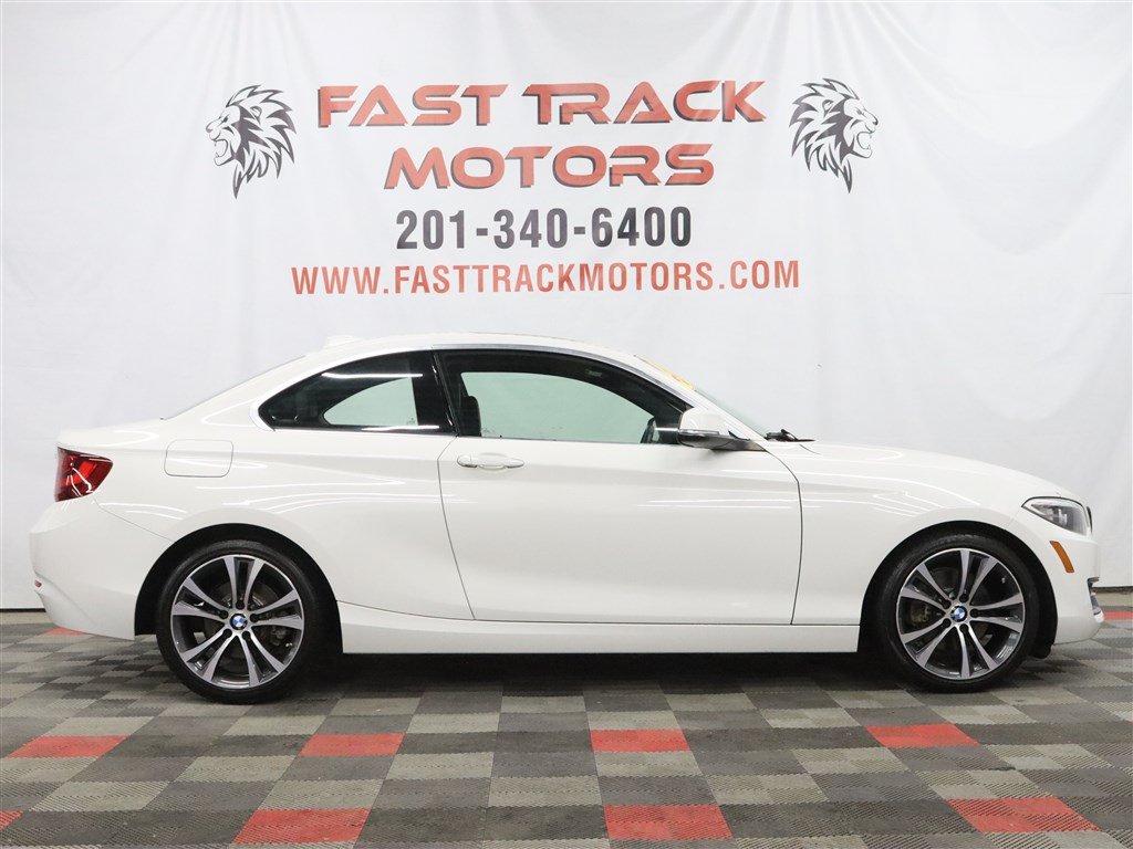 Used 2017 BMW 230i xDrive Coupe AWD/4WD image 4