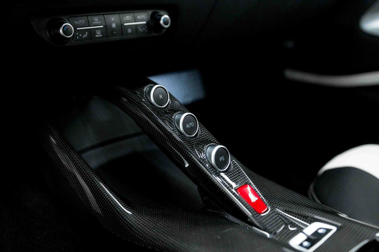 Used 2018 Ferrari 812 Superfast RWD image 57