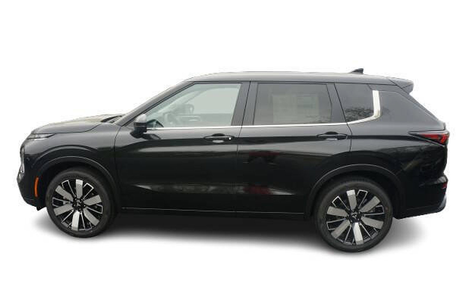 New 2025 Mitsubishi Outlander SE image 4