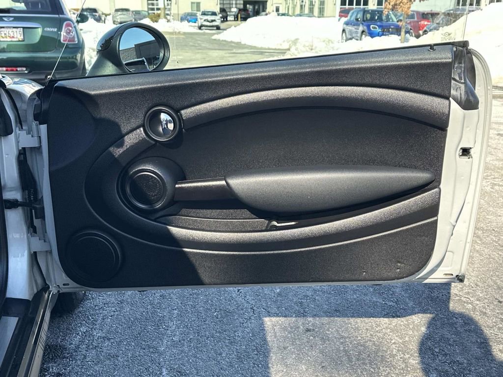 Used 2013 MINI Cooper Convertible image 28