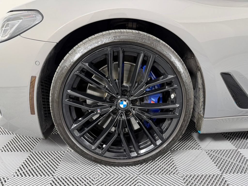 Used 2022 BMW M550i xDrive AWD/4WD image 14