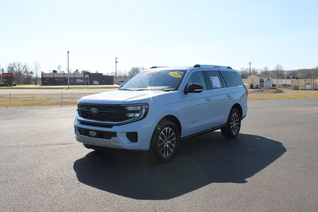Used 2025 Ford Expedition Platinum image 4